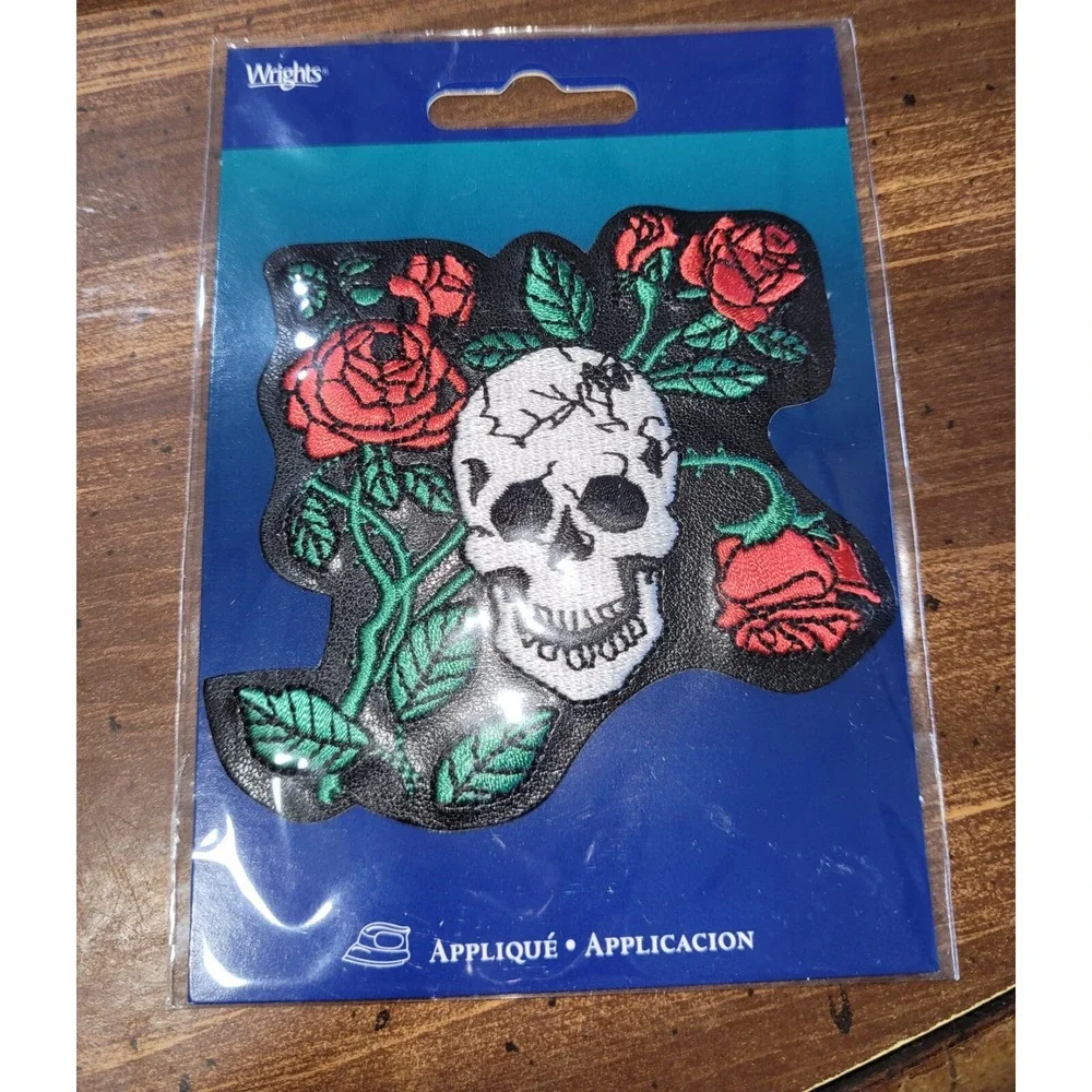 Wrights Skull and Roses Applique NIP Iron On